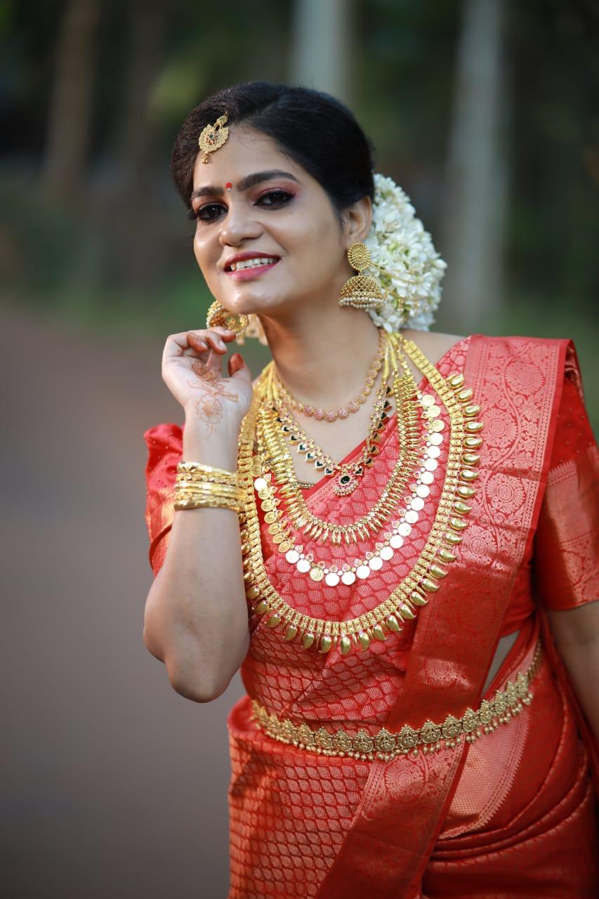 STAR & STYLE BEAUTY PARLOUR AND BRIDAL MAKE UP CENTRE VATAKARA